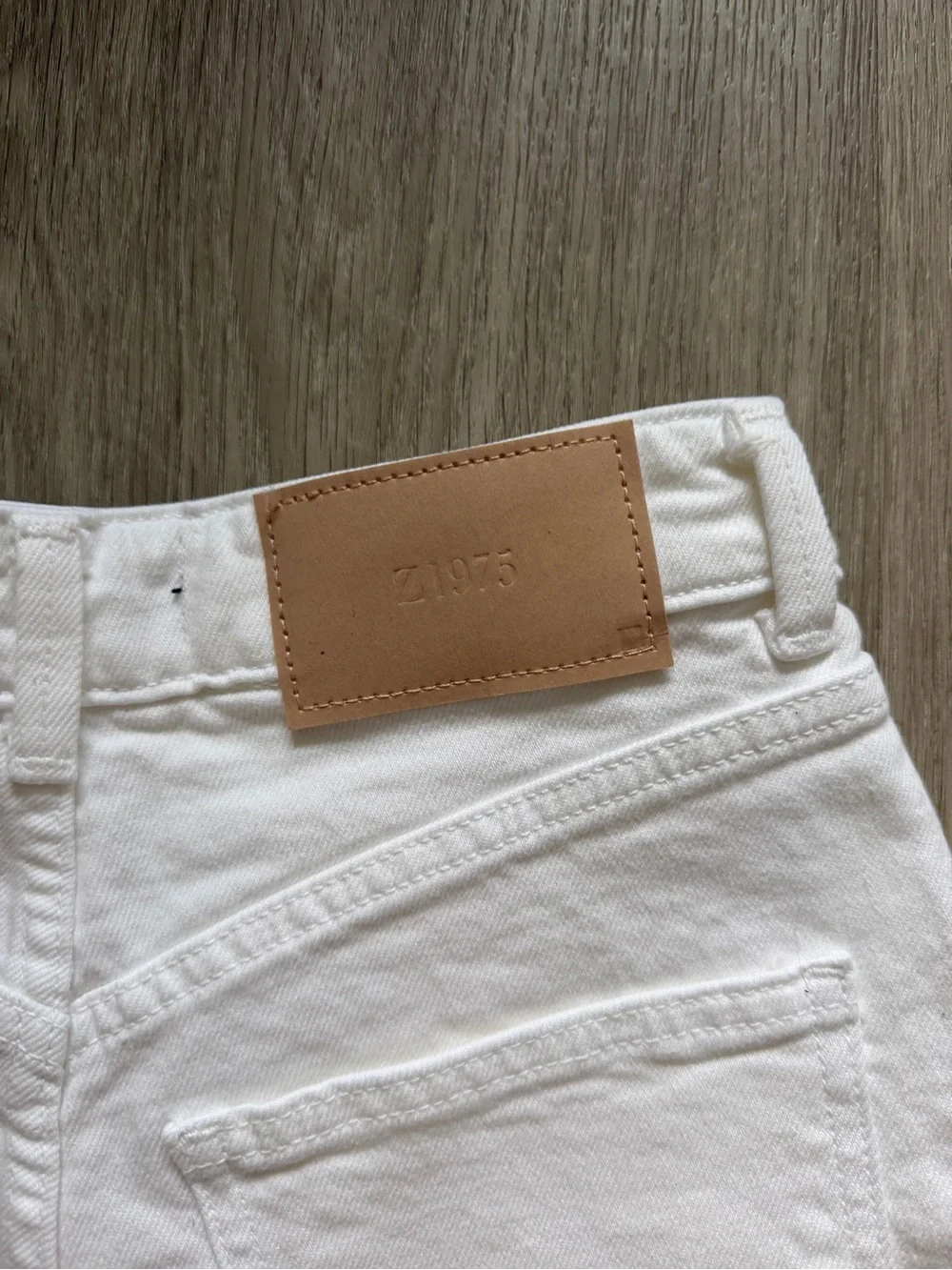 Zara White Denim MOM SHORT